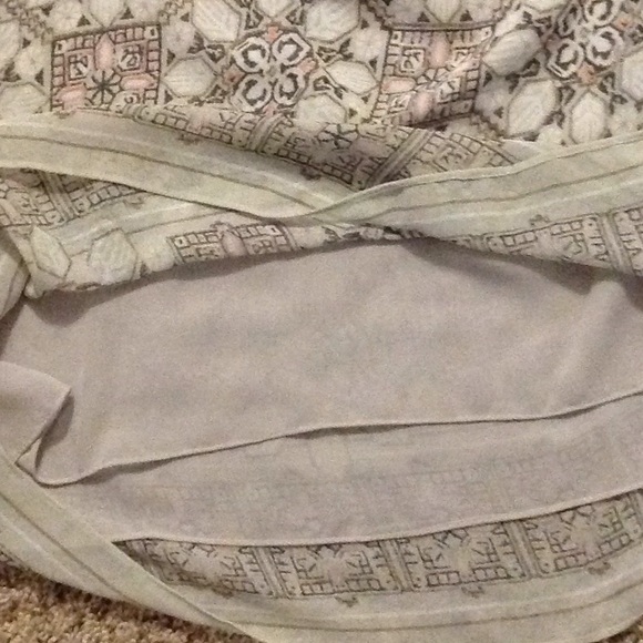 Max Studio Edit Cold Shoulder Top - Picture 6 of 8